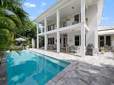 Experience exceptional deepwater living in the prestigious Las - photo 5