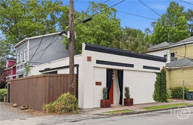 Hidden behind a striking facade in Savannah's sought-after - photo 3