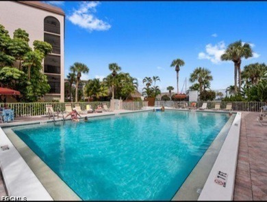 Welcome to Anglers Cove, one of Marco Island's most sought-after - photo 25