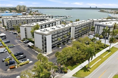 Welcome to Anglers Cove, one of Marco Island's most sought-after - photo 26