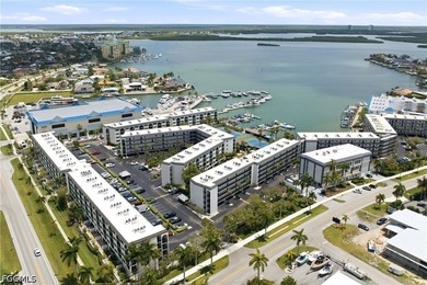 Welcome to Anglers Cove, one of Marco Island's most sought-after - photo 30