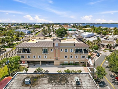 Fully Updated Penthouse-Level Residence beautifully updated - photo 35