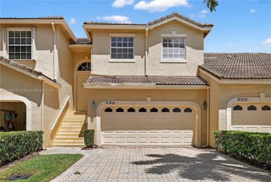 Lake Townhome/Townhouse For Sale in Port Saint Lucie, Florida