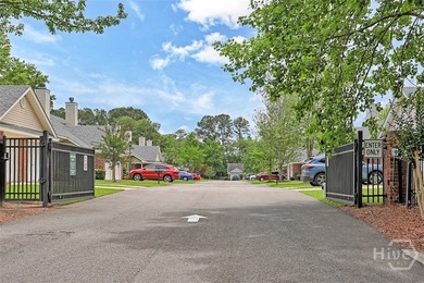Welcome to this beautifully maintained 2-bedroom, 2-bathroom - photo 3
