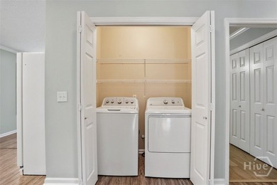 Welcome to this beautifully maintained 2-bedroom, 2-bathroom - photo 8