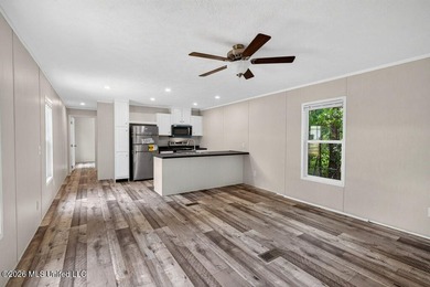 Brand new and never lived in! This beautiful 16' x 76' - photo 3