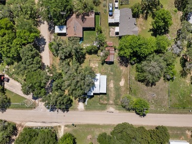 Charming 2 bedroom, 1 bath home near Lake Whitney just a short - photo 16
