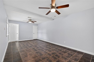Welcome to this delightful 4-bedroom, 2-bathroom home boasting - photo 17