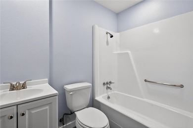 Welcome to this delightful 4-bedroom, 2-bathroom home boasting - photo 18