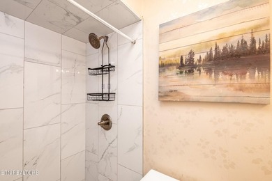 Welcome to Windy Oaks Condominiums, a fully furnished 2-bedroom - photo 18