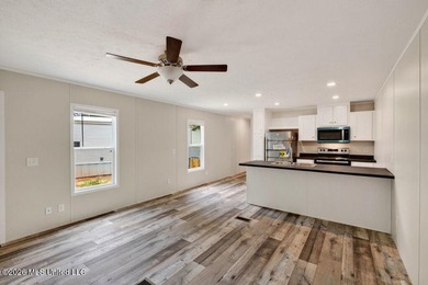 Brand new and never lived in! This beautiful 16' x 76' - photo 8