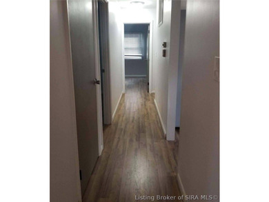 Completely remodeled in 2021 and move-in ready! This beautifully - photo 18