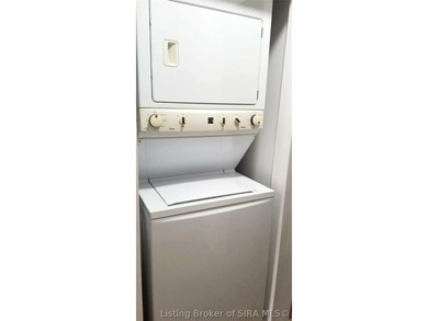 Completely remodeled in 2021 and move-in ready! This beautifully - photo 19