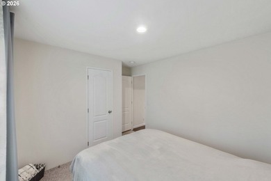 This move-in-ready home offers three bedrooms, twOpo bathrooms - photo 20