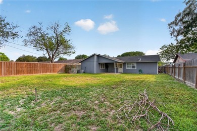 Welcome to this delightful 4-bedroom, 2-bathroom home boasting - photo 21