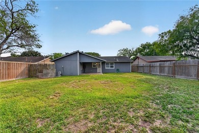 Welcome to this delightful 4-bedroom, 2-bathroom home boasting - photo 22