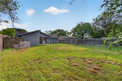 Welcome to this delightful 4-bedroom, 2-bathroom home boasting - photo 23