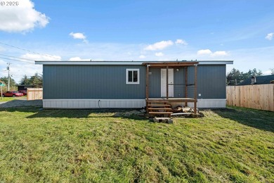 This move-in-ready home offers three bedrooms, twOpo bathrooms - photo 25