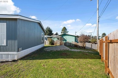 This move-in-ready home offers three bedrooms, twOpo bathrooms - photo 27