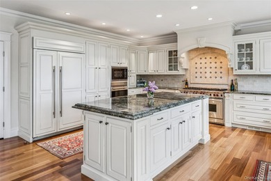 Welcome to this magnificent custom-built 5,000 sq ft waterfront - photo 28