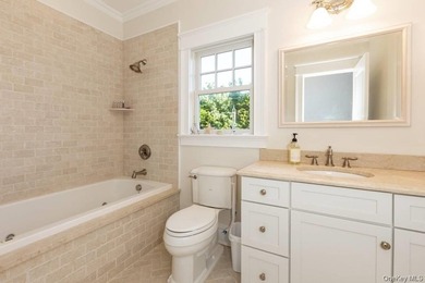 Welcome to this magnificent custom-built 5,000 sq ft waterfront - photo 32