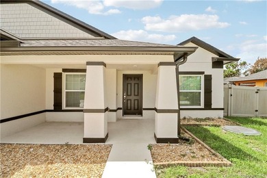WOW!! Gorgeous custom pool home featuring 4 spacious bedrooms, 3 - photo 4