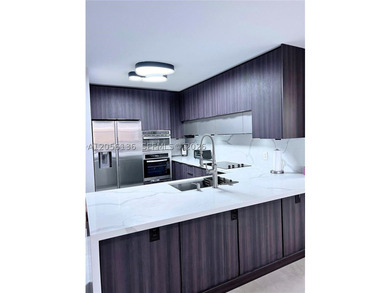 Experience luxury living in this beautiful and completely - photo 10