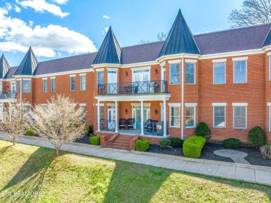 Bring nothing but your clothes! That's how perfect this condo is - Lake Townhome/Townhouse Sale Pending in Kingston, Tennessee