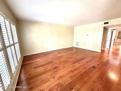 Easy living with the convenience of your own private elevator! - photo 4