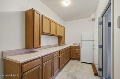 Welcome to this beautifully maintained, rarely available 3 - photo 22