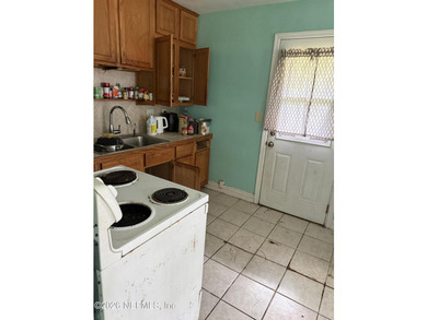 Being sold AS IS, use caution in entering the home. Home is a - photo 6