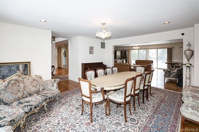 LARGE HOME ON A HUGE LOT SIZE!!!!!!! Beautiful brick Colonial - photo 5