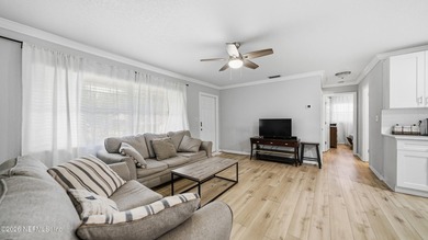 Welcome to this beautifully renovated 3 bedroom, 2 bath block - photo 5