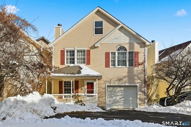 Holly Pond Townhome/Townhouse For Sale in Stamford Connecticut
