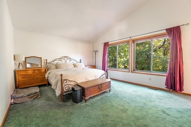 Lovely-One Owner Custom Home placed in the private and ever - photo 7