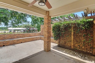 Don't miss this 3 bedroom, 2 bath home featuring granite - photo 5