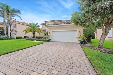 Welcome to Highlands Reserve, one of Palm City's most - photo 3