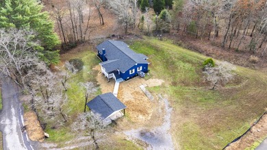 Welcome to this stunning, completely renovated 4-bedroom - photo 32
