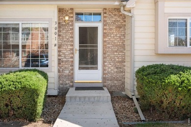This bright and inviting home features vaulted ceilings and a - photo 3