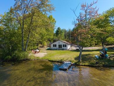 Welcome to this turnkey, fully furnished 4 season home on - photo 1