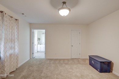 **Beautiful Traditional Home in Exclusive Sunset Ridge** Welcome