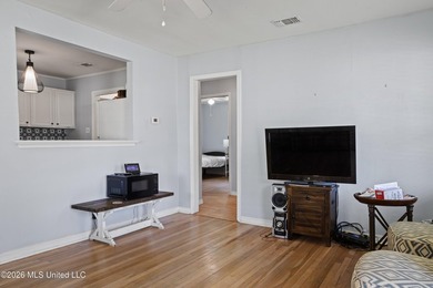 This cute Pascagoula cottage is close to the beach, parks, and - photo 10