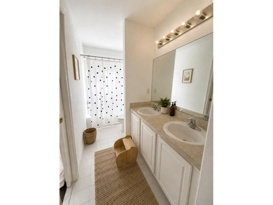 Enjoy peace of mind in this beautiful home in West Palm Beach - photo 11