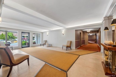 Prime Great Neck Location! Move right into this beautifully - photo 12