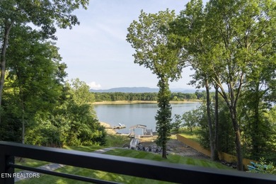 Welcome to 825 Plainview Drive known as ''Lone Oak Lakehouse'' - photo 18