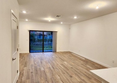 This newly built 3-bedroom, 2.5-bathroom townhouse is ideally - photo 8