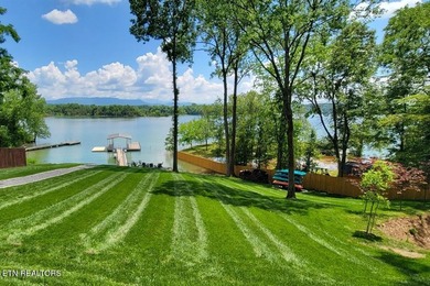 Welcome to 825 Plainview Drive known as ''Lone Oak Lakehouse'' - photo 31