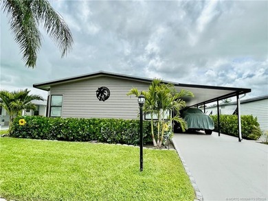 Beautiful RARE 3 BEDROOM home. 1792 SqFt. Gorgeously remodeled! - photo 2