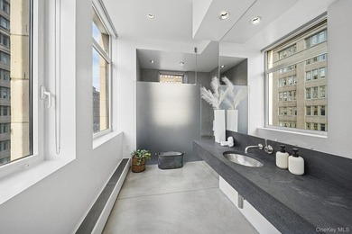 Expansive 4,200+ SF Loft with Dramatic Light, Double-Height - photo 10