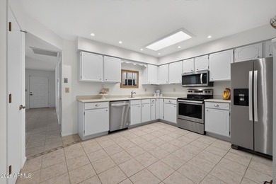 Cute, well-maintained 2-bedroom townhome in the desirable - photo 9